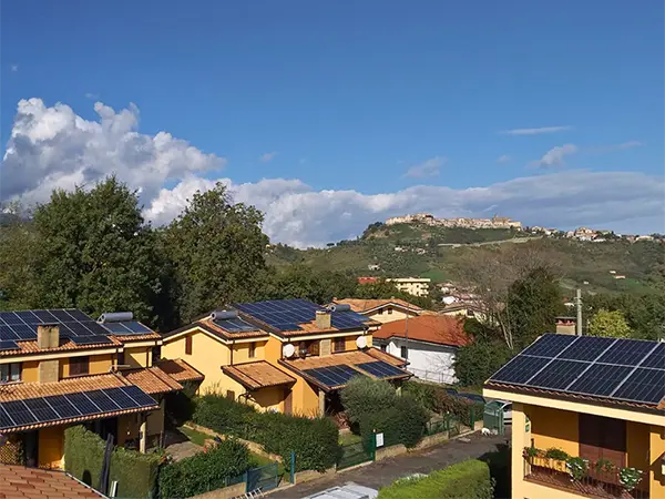 Impianto fotovoltaico residenziale installato a Cosenza da Enersave Srl.